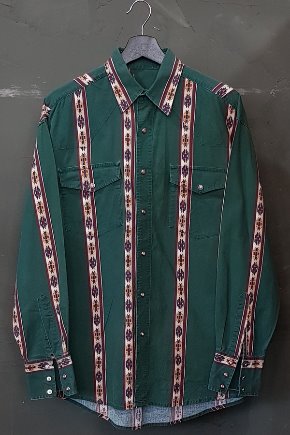 80&#039;s Wrangler - South Western - Made in U.S.A. (M-L)